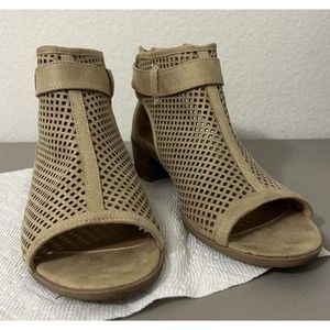 Diba open toe ankle boots size 10 with zipper and Botton studs!